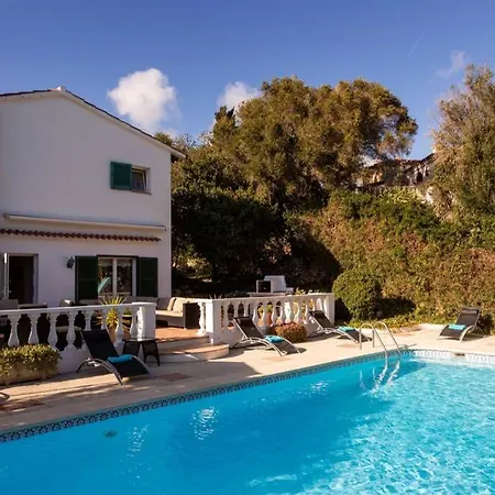 Cecylia Villa *