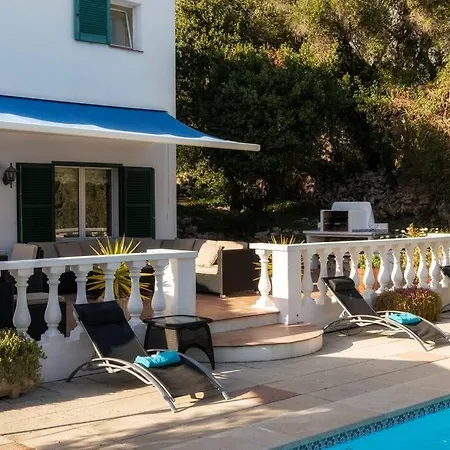Cecylia Villa *